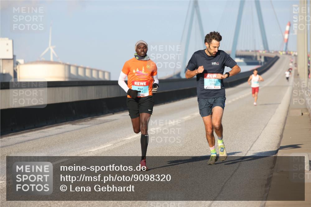 03.10.2025 - Köhlbrandbrückenlauf Lena Gebhardt http://msf.ph/oto/9098320 03.10.2025 09:34:24 Position 2 14, 3760 meine-sportfotos.de