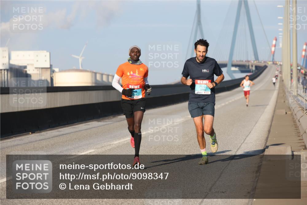03.10.2025 - Köhlbrandbrückenlauf Lena Gebhardt http://msf.ph/oto/9098347 03.10.2025 09:34:24 Position 2  meine-sportfotos.de