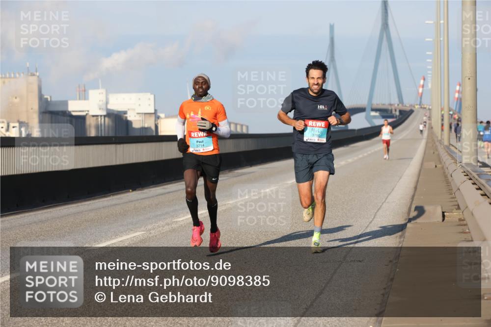 03.10.2025 - Köhlbrandbrückenlauf Lena Gebhardt http://msf.ph/oto/9098385 03.10.2025 09:34:25 Position 2 3714, 3760 meine-sportfotos.de