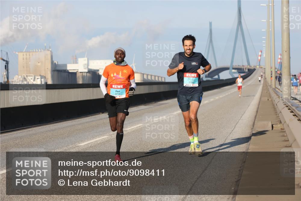 03.10.2025 - Köhlbrandbrückenlauf Lena Gebhardt http://msf.ph/oto/9098411 03.10.2025 09:34:26 Position 2 3714, 3760 meine-sportfotos.de