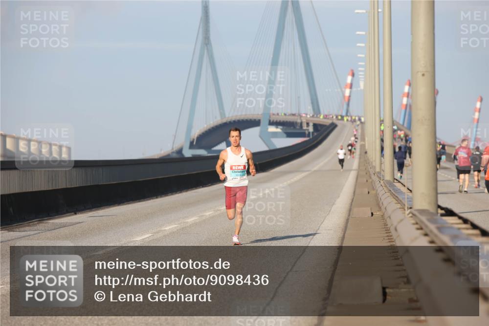03.10.2025 - Köhlbrandbrückenlauf Lena Gebhardt http://msf.ph/oto/9098436 03.10.2025 09:34:32 Position 2 70 meine-sportfotos.de