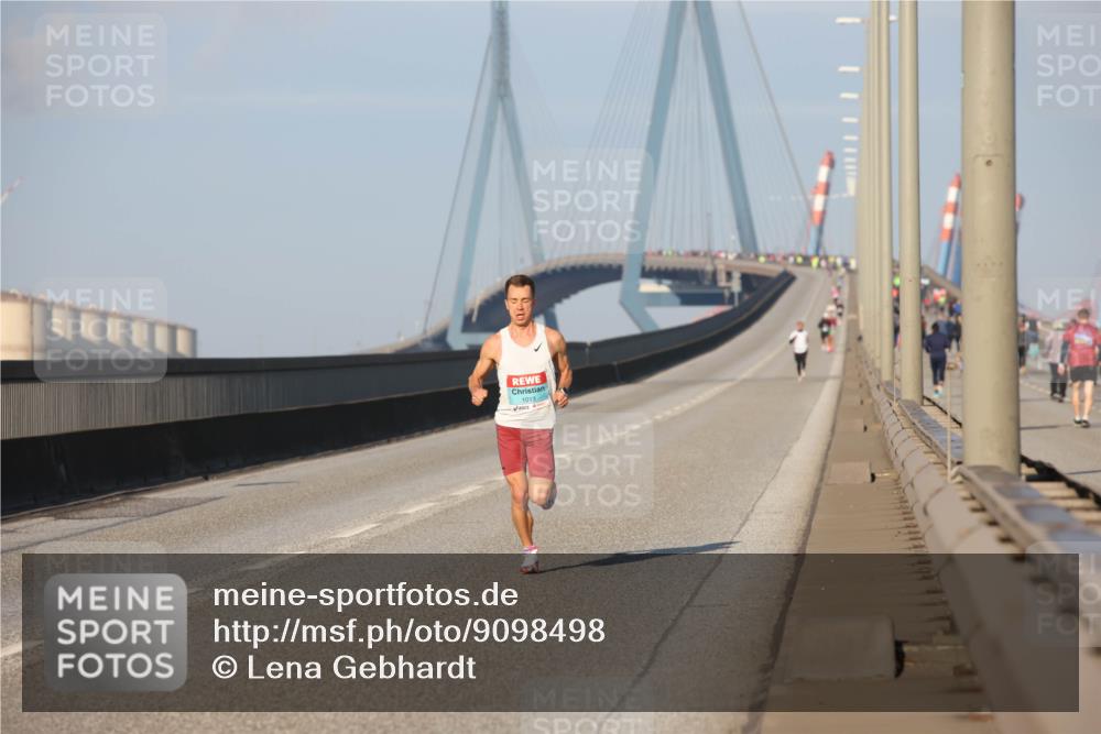 03.10.2025 - Köhlbrandbrückenlauf Lena Gebhardt http://msf.ph/oto/9098498 03.10.2025 09:34:33 Position 2 1013 meine-sportfotos.de