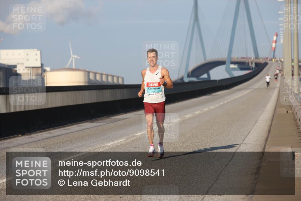 03.10.2025 - Köhlbrandbrückenlauf Lena Gebhardt http://msf.ph/oto/9098541 03.10.2025 09:34:36 Position 2 1013 meine-sportfotos.de