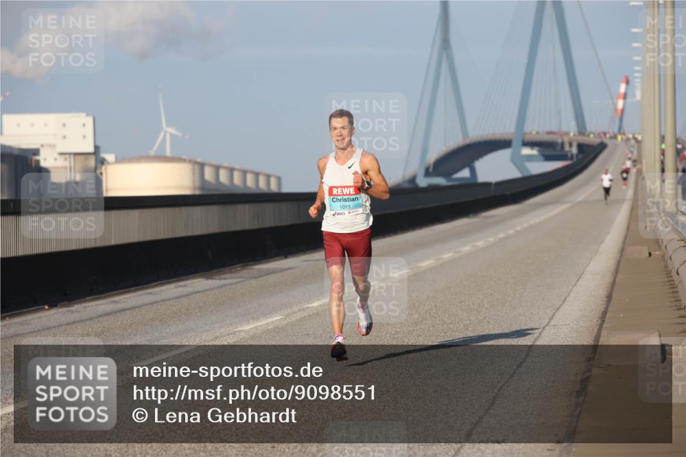 03.10.2025 - Köhlbrandbrückenlauf Lena Gebhardt http://msf.ph/oto/9098551 03.10.2025 09:34:36 Position 2 1013 meine-sportfotos.de