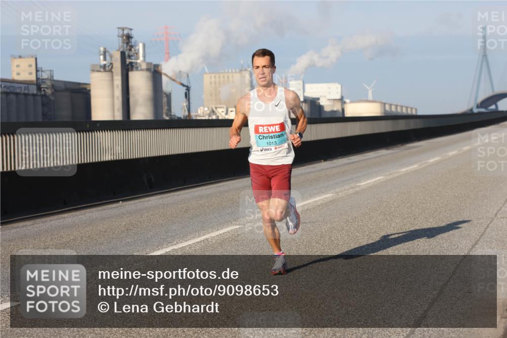 03.10.2025 - Köhlbrandbrückenlauf Lena Gebhardt http://msf.ph/oto/9098653 03.10.2025 09:34:39 Position 2 1013 meine-sportfotos.de