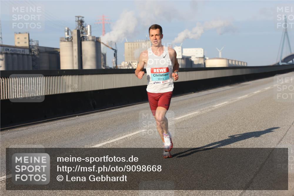 03.10.2025 - Köhlbrandbrückenlauf Lena Gebhardt http://msf.ph/oto/9098668 03.10.2025 09:34:39 Position 2 1013 meine-sportfotos.de