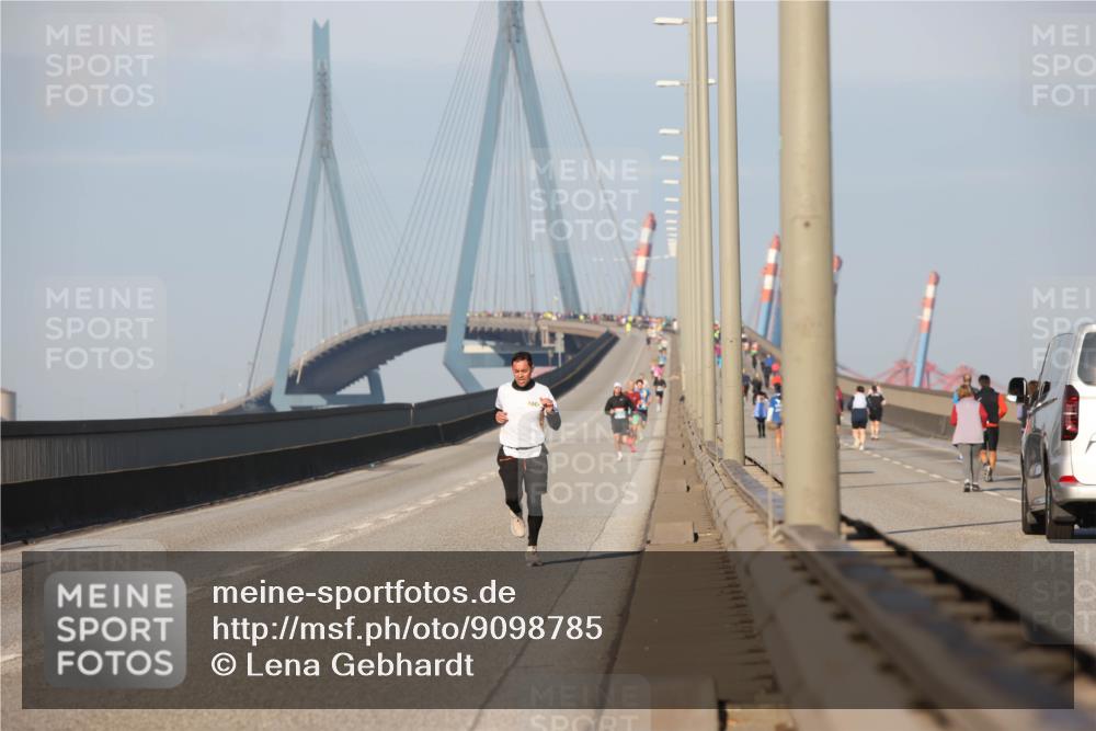 03.10.2025 - Köhlbrandbrückenlauf Lena Gebhardt http://msf.ph/oto/9098785 03.10.2025 09:35:02 Position 2  meine-sportfotos.de