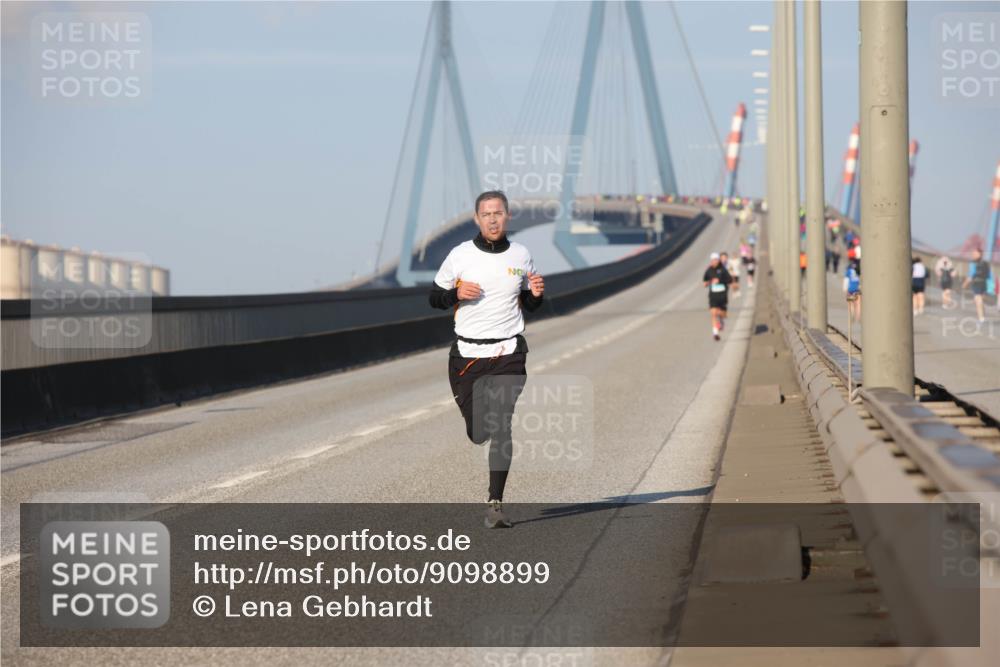 03.10.2025 - Köhlbrandbrückenlauf Lena Gebhardt http://msf.ph/oto/9098899 03.10.2025 09:35:06 Position 2  meine-sportfotos.de