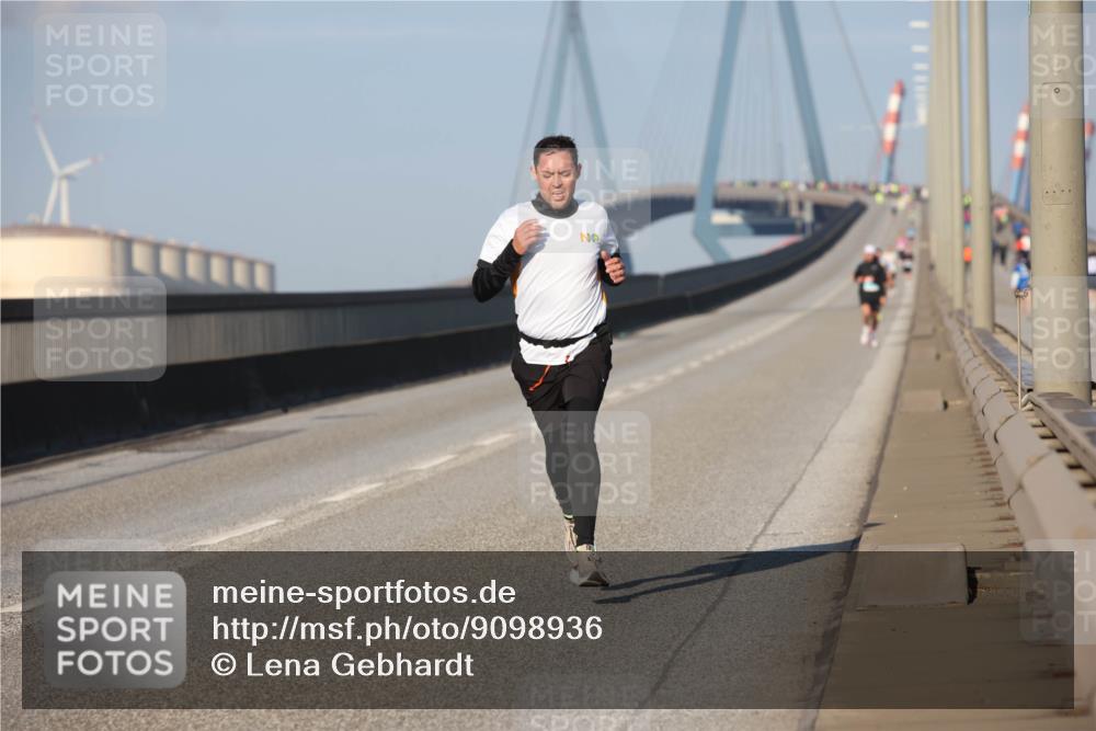 03.10.2025 - Köhlbrandbrückenlauf Lena Gebhardt http://msf.ph/oto/9098936 03.10.2025 09:35:07 Position 2  meine-sportfotos.de