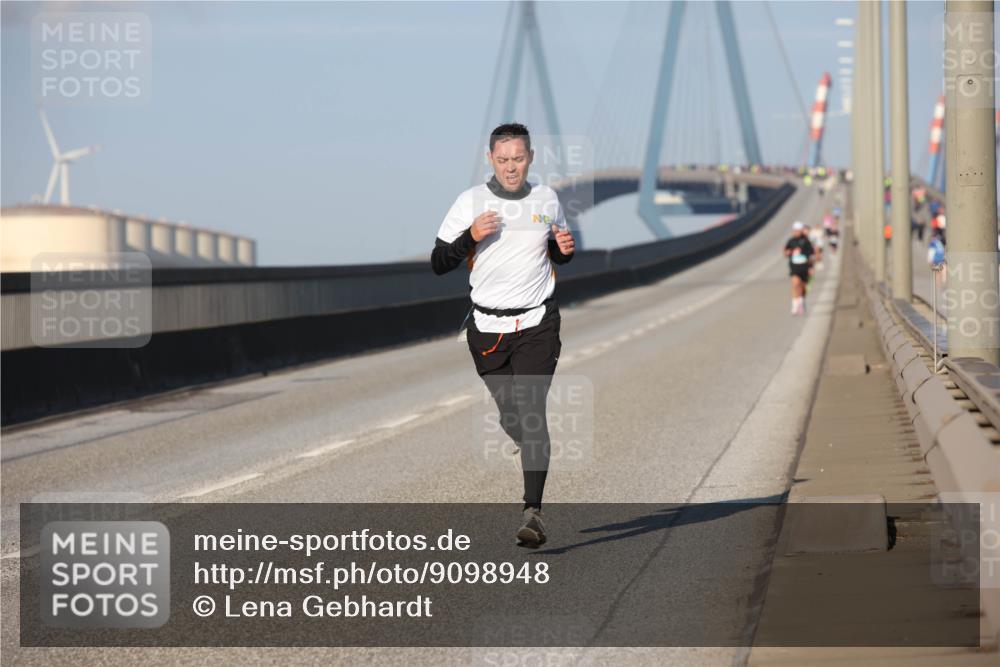 03.10.2025 - Köhlbrandbrückenlauf Lena Gebhardt http://msf.ph/oto/9098948 03.10.2025 09:35:07 Position 2  meine-sportfotos.de