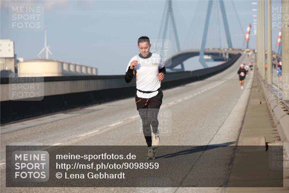 03.10.2025 - Köhlbrandbrückenlauf Lena Gebhardt http://msf.ph/oto/9098959 03.10.2025 09:35:08 Position 2  meine-sportfotos.de