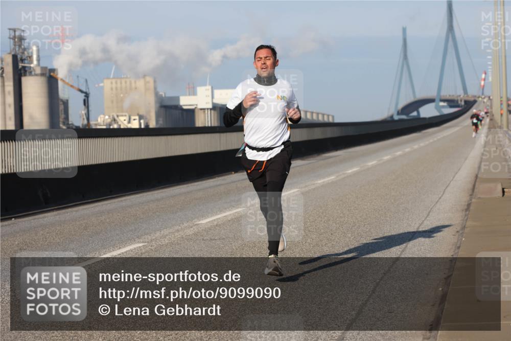 03.10.2025 - Köhlbrandbrückenlauf Lena Gebhardt http://msf.ph/oto/9099090 03.10.2025 09:35:10 Position 2  meine-sportfotos.de