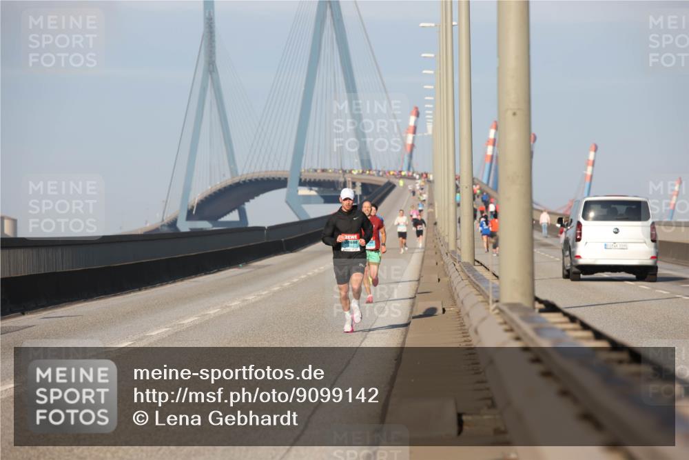 03.10.2025 - Köhlbrandbrückenlauf Lena Gebhardt http://msf.ph/oto/9099142 03.10.2025 09:35:20 Position 2  meine-sportfotos.de