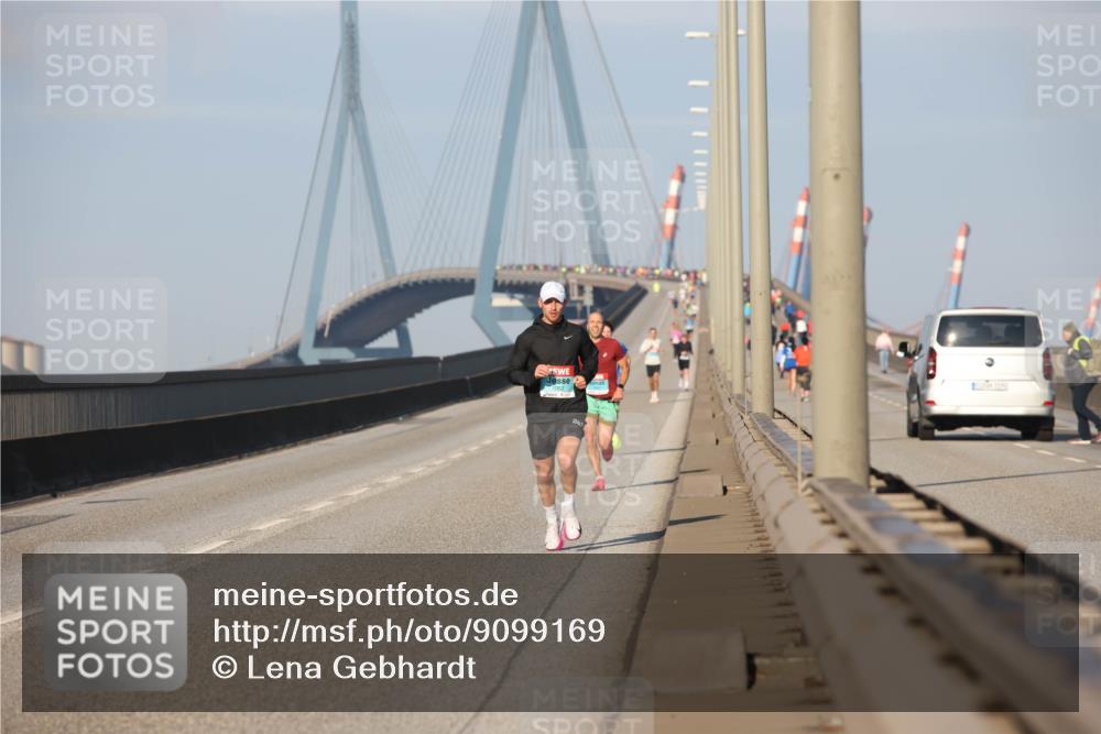 03.10.2025 - Köhlbrandbrückenlauf Lena Gebhardt http://msf.ph/oto/9099169 03.10.2025 09:35:22 Position 2  meine-sportfotos.de