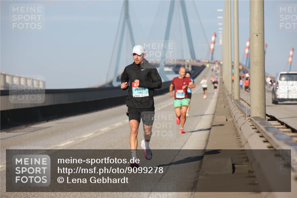 03.10.2025 - Köhlbrandbrückenlauf Lena Gebhardt http://msf.ph/oto/9099278 03.10.2025 09:35:25 Position 2  meine-sportfotos.de