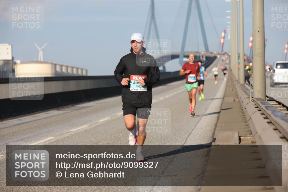 03.10.2025 - Köhlbrandbrückenlauf Lena Gebhardt http://msf.ph/oto/9099327 03.10.2025 09:35:27 Position 2 1062 meine-sportfotos.de