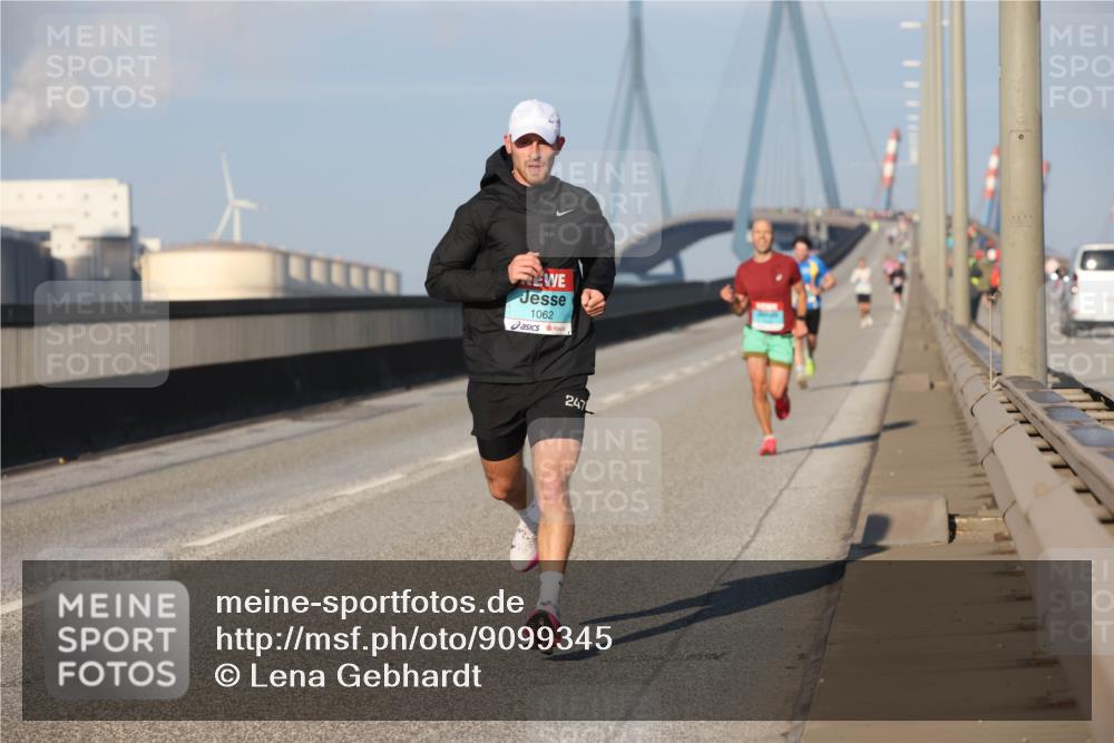 03.10.2025 - Köhlbrandbrückenlauf Lena Gebhardt http://msf.ph/oto/9099345 03.10.2025 09:35:27 Position 2 1062, 247 meine-sportfotos.de