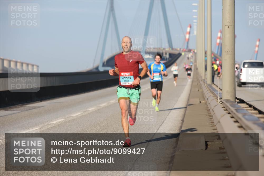 03.10.2025 - Köhlbrandbrückenlauf Lena Gebhardt http://msf.ph/oto/9099427 03.10.2025 09:35:30 Position 2 2968 meine-sportfotos.de