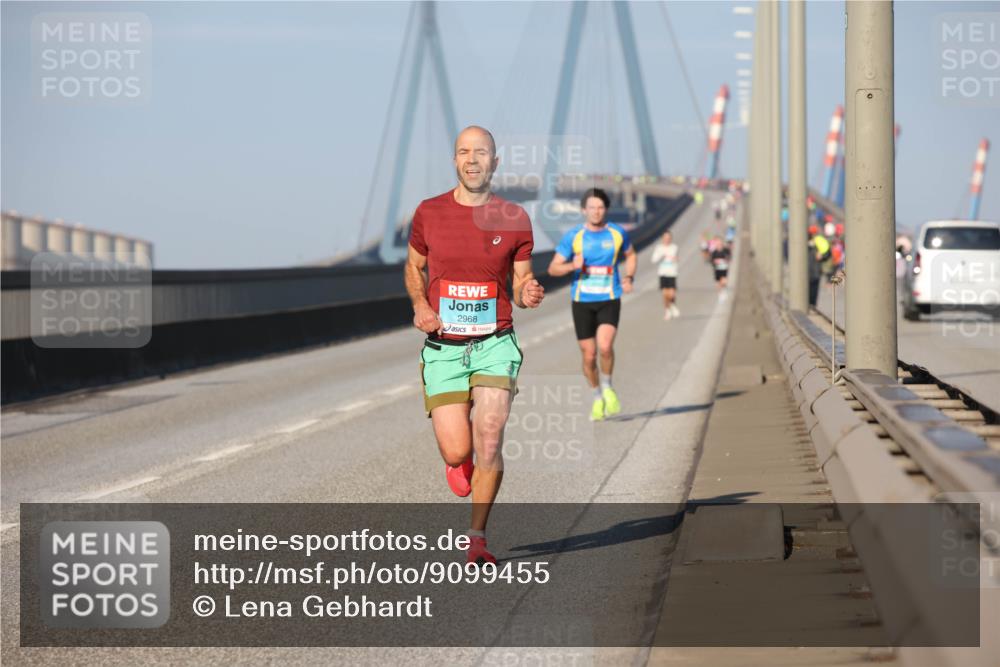 03.10.2025 - Köhlbrandbrückenlauf Lena Gebhardt http://msf.ph/oto/9099455 03.10.2025 09:35:30 Position 2 2968 meine-sportfotos.de