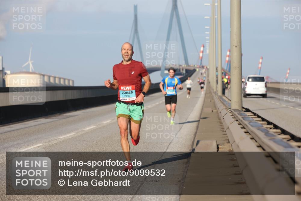 03.10.2025 - Köhlbrandbrückenlauf Lena Gebhardt http://msf.ph/oto/9099532 03.10.2025 09:35:31 Position 2 2968 meine-sportfotos.de