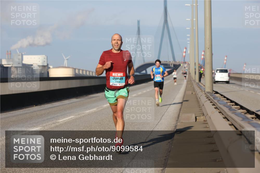 03.10.2025 - Köhlbrandbrückenlauf Lena Gebhardt http://msf.ph/oto/9099584 03.10.2025 09:35:32 Position 2 2968 meine-sportfotos.de