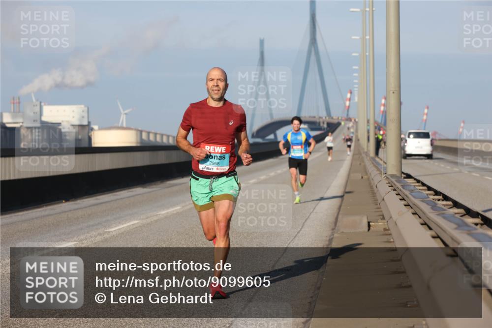 03.10.2025 - Köhlbrandbrückenlauf Lena Gebhardt http://msf.ph/oto/9099605 03.10.2025 09:35:32 Position 2 2968 meine-sportfotos.de