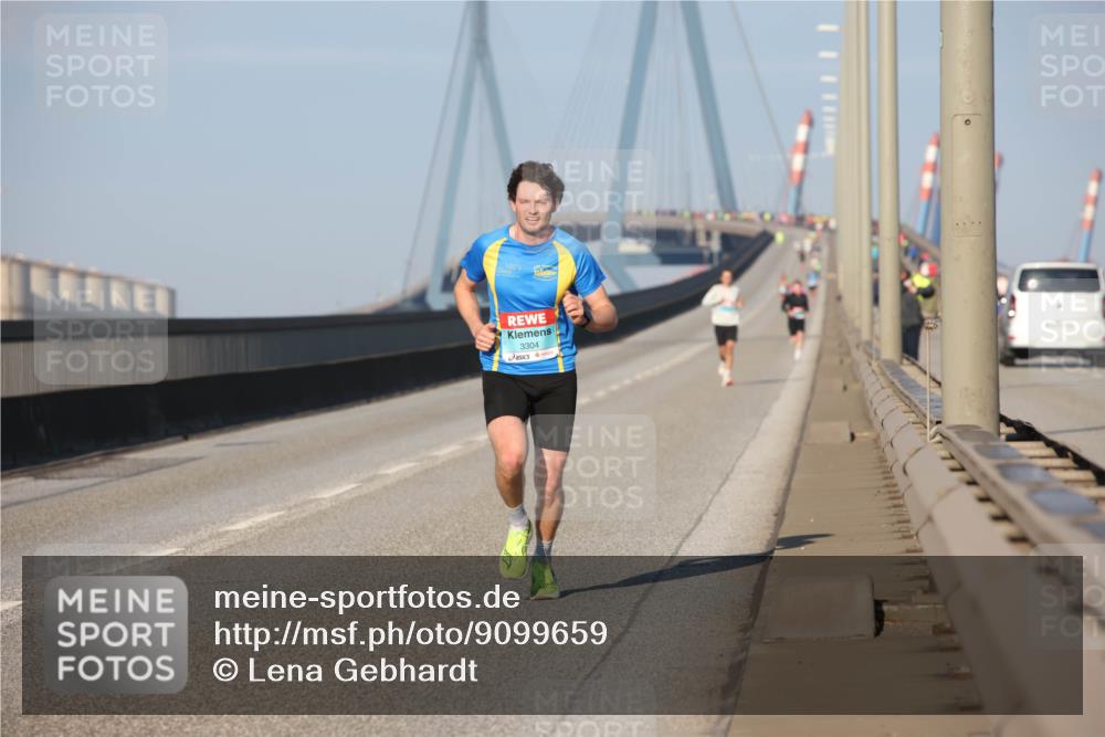 03.10.2025 - Köhlbrandbrückenlauf Lena Gebhardt http://msf.ph/oto/9099659 03.10.2025 09:35:34 Position 2 3304 meine-sportfotos.de
