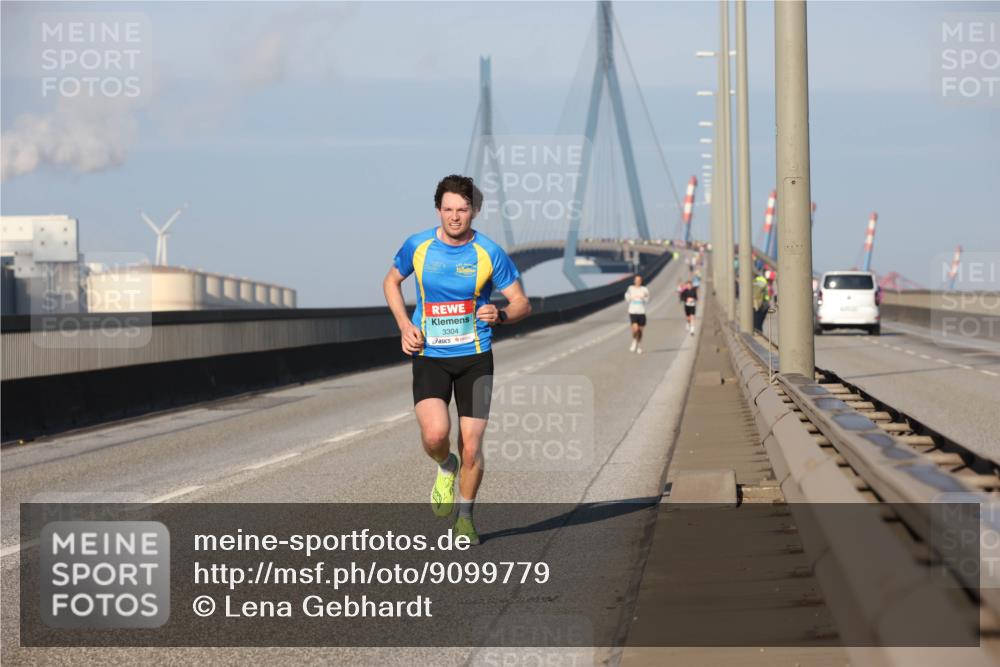 03.10.2025 - Köhlbrandbrückenlauf Lena Gebhardt http://msf.ph/oto/9099779 03.10.2025 09:35:35 Position 2 3304 meine-sportfotos.de