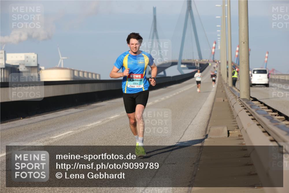 03.10.2025 - Köhlbrandbrückenlauf Lena Gebhardt http://msf.ph/oto/9099789 03.10.2025 09:35:36 Position 2 3304 meine-sportfotos.de