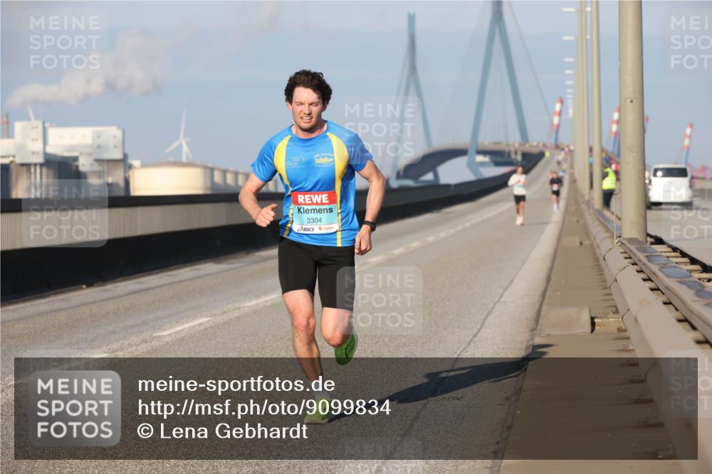 03.10.2025 - Köhlbrandbrückenlauf Lena Gebhardt http://msf.ph/oto/9099834 03.10.2025 09:35:36 Position 2 3304 meine-sportfotos.de