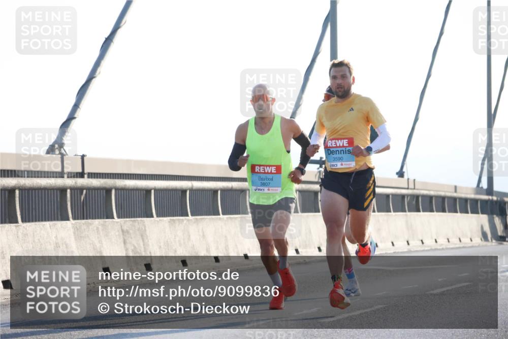 03.10.2025 - Köhlbrandbrückenlauf Strokosch-Dieckow http://msf.ph/oto/9099836 03.10.2025 09:16:40 Position 1 3807, 3590 meine-sportfotos.de
