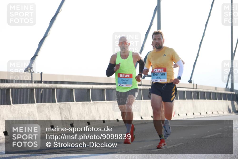 03.10.2025 - Köhlbrandbrückenlauf Strokosch-Dieckow http://msf.ph/oto/9099839 03.10.2025 09:16:40 Position 1 3807, 3590 meine-sportfotos.de