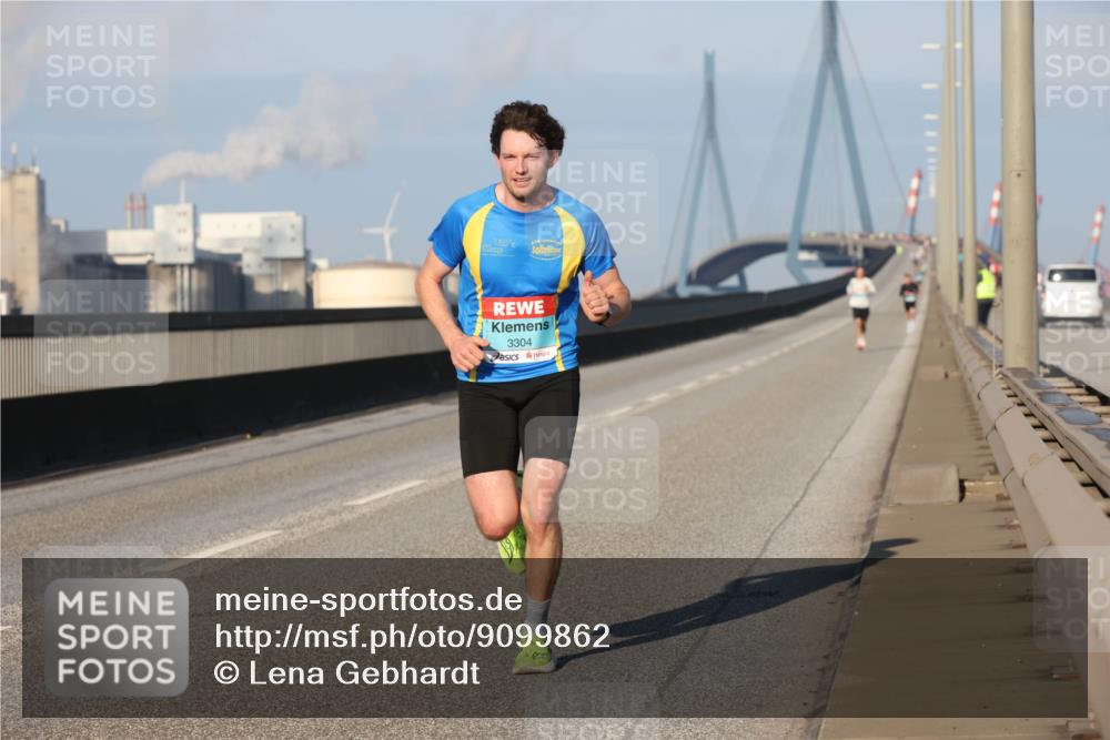 03.10.2025 - Köhlbrandbrückenlauf Lena Gebhardt http://msf.ph/oto/9099862 03.10.2025 09:35:37 Position 2 3304 meine-sportfotos.de