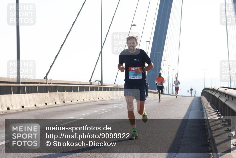 03.10.2025 - Köhlbrandbrückenlauf Strokosch-Dieckow http://msf.ph/oto/9099922 03.10.2025 09:16:59 Position 1 3760 meine-sportfotos.de