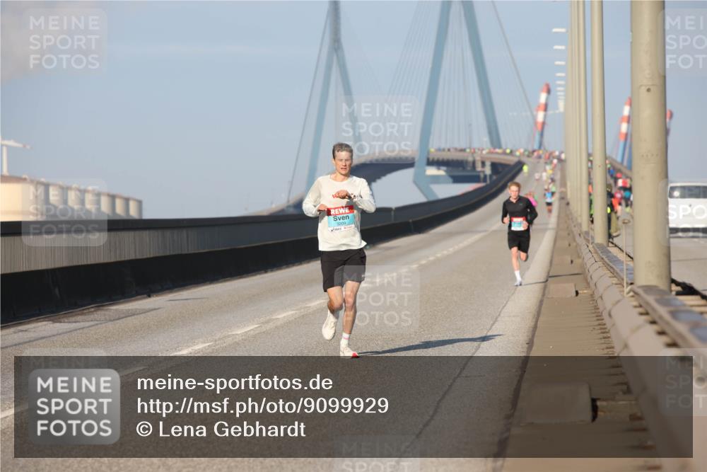 03.10.2025 - Köhlbrandbrückenlauf Lena Gebhardt http://msf.ph/oto/9099929 03.10.2025 09:35:48 Position 2  meine-sportfotos.de