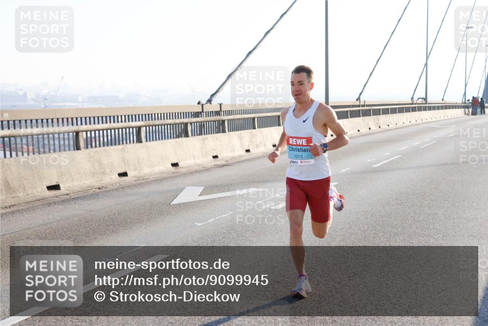 03.10.2025 - Köhlbrandbrückenlauf Strokosch-Dieckow http://msf.ph/oto/9099945 03.10.2025 09:17:10 Position 1 1013 meine-sportfotos.de