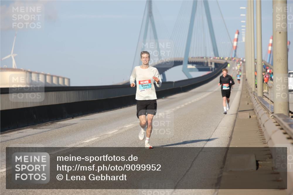 03.10.2025 - Köhlbrandbrückenlauf Lena Gebhardt http://msf.ph/oto/9099952 03.10.2025 09:35:49 Position 2 3209 meine-sportfotos.de