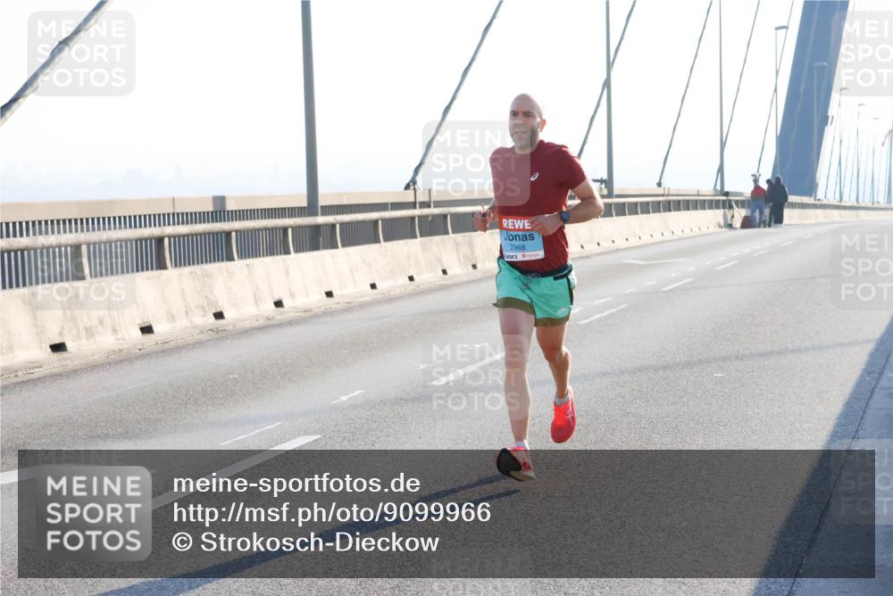 03.10.2025 - Köhlbrandbrückenlauf Strokosch-Dieckow http://msf.ph/oto/9099966 03.10.2025 09:17:27 Position 1 2968 meine-sportfotos.de