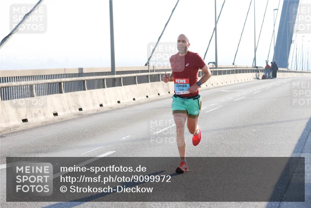 03.10.2025 - Köhlbrandbrückenlauf Strokosch-Dieckow http://msf.ph/oto/9099972 03.10.2025 09:17:27 Position 1 2968 meine-sportfotos.de