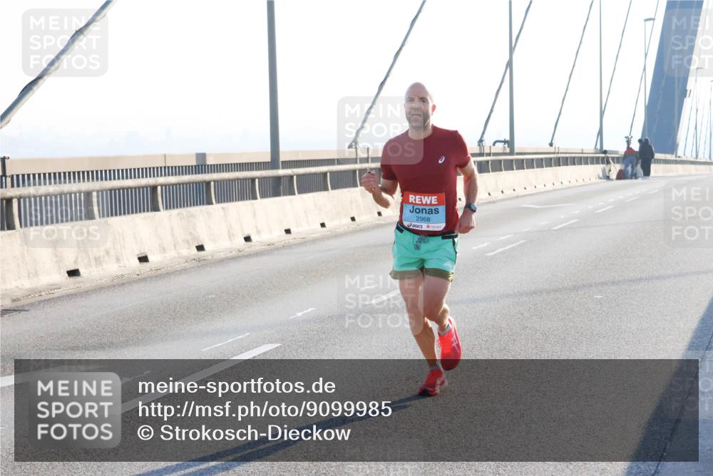 03.10.2025 - Köhlbrandbrückenlauf Strokosch-Dieckow http://msf.ph/oto/9099985 03.10.2025 09:17:27 Position 1 2968 meine-sportfotos.de