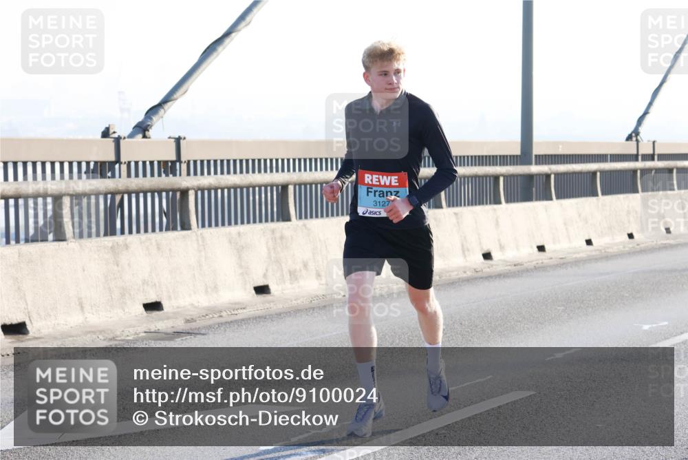 03.10.2025 - Köhlbrandbrückenlauf Strokosch-Dieckow http://msf.ph/oto/9100024 03.10.2025 09:18:01 Position 1 3127 meine-sportfotos.de