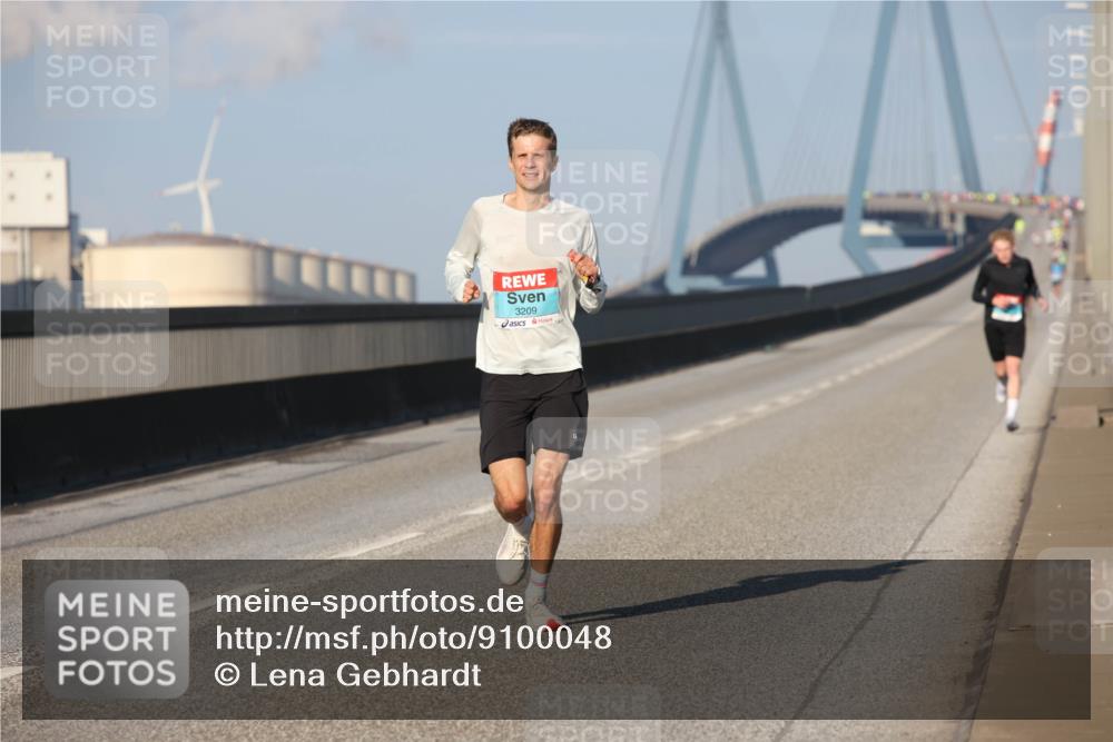 03.10.2025 - Köhlbrandbrückenlauf Lena Gebhardt http://msf.ph/oto/9100048 03.10.2025 09:35:51 Position 2 3209 meine-sportfotos.de