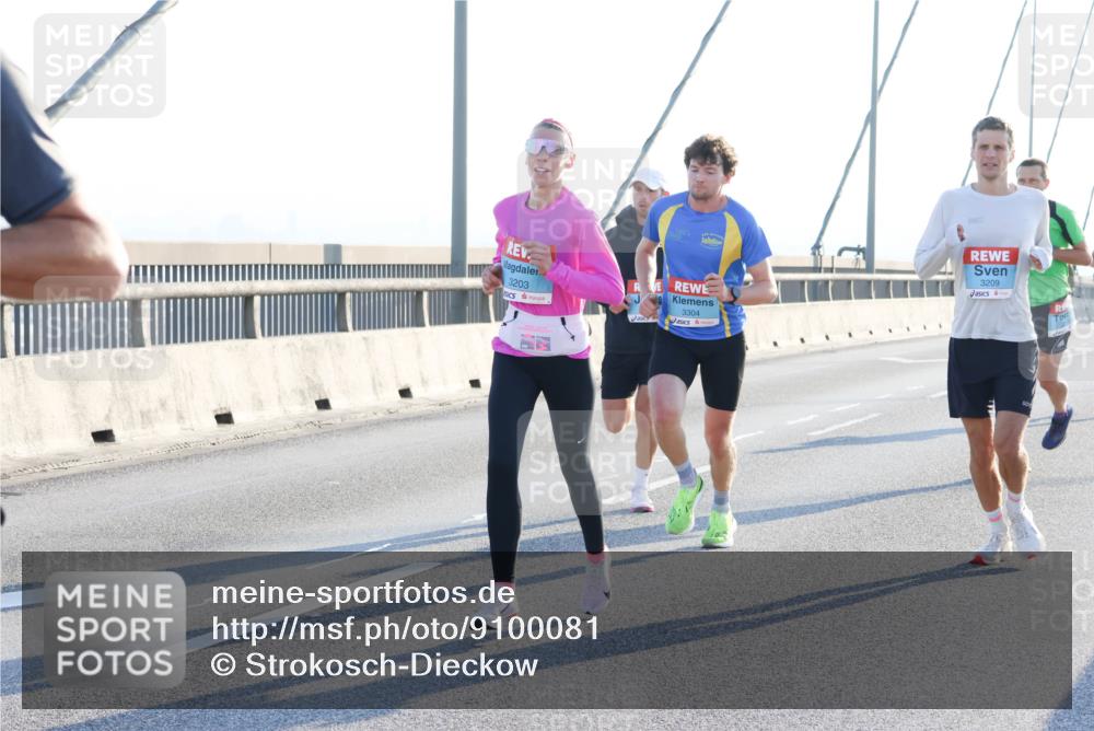 03.10.2025 - Köhlbrandbrückenlauf Strokosch-Dieckow http://msf.ph/oto/9100081 03.10.2025 09:18:14 Position 1 3203, 3304, 3209 meine-sportfotos.de