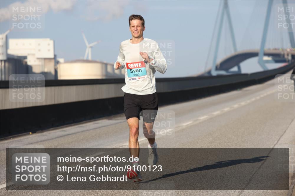 03.10.2025 - Köhlbrandbrückenlauf Lena Gebhardt http://msf.ph/oto/9100123 03.10.2025 09:35:51 Position 2 3209 meine-sportfotos.de