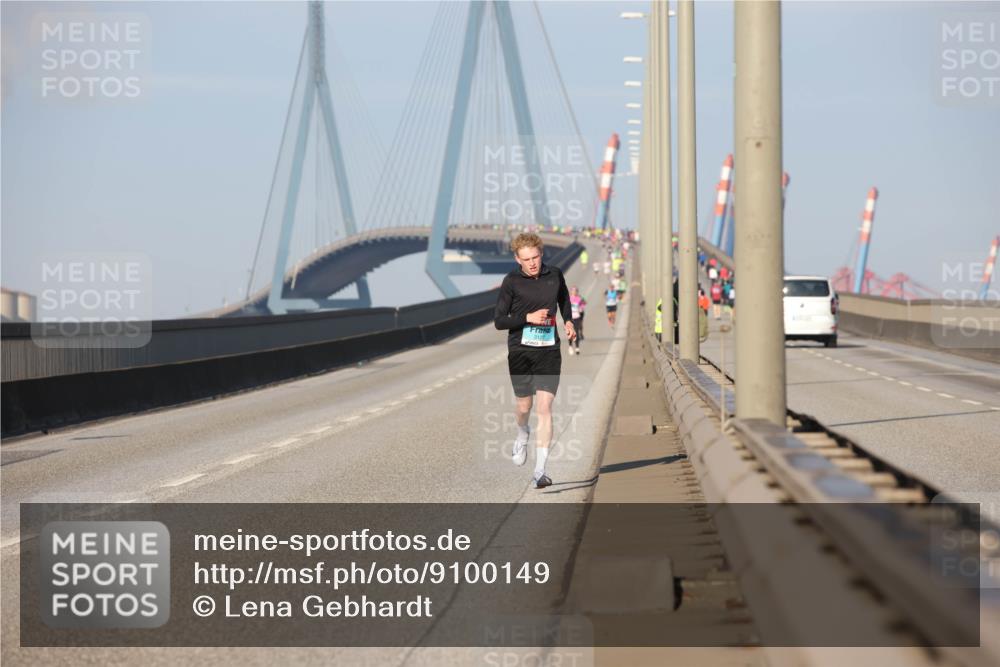 03.10.2025 - Köhlbrandbrückenlauf Lena Gebhardt http://msf.ph/oto/9100149 03.10.2025 09:35:54 Position 2  meine-sportfotos.de