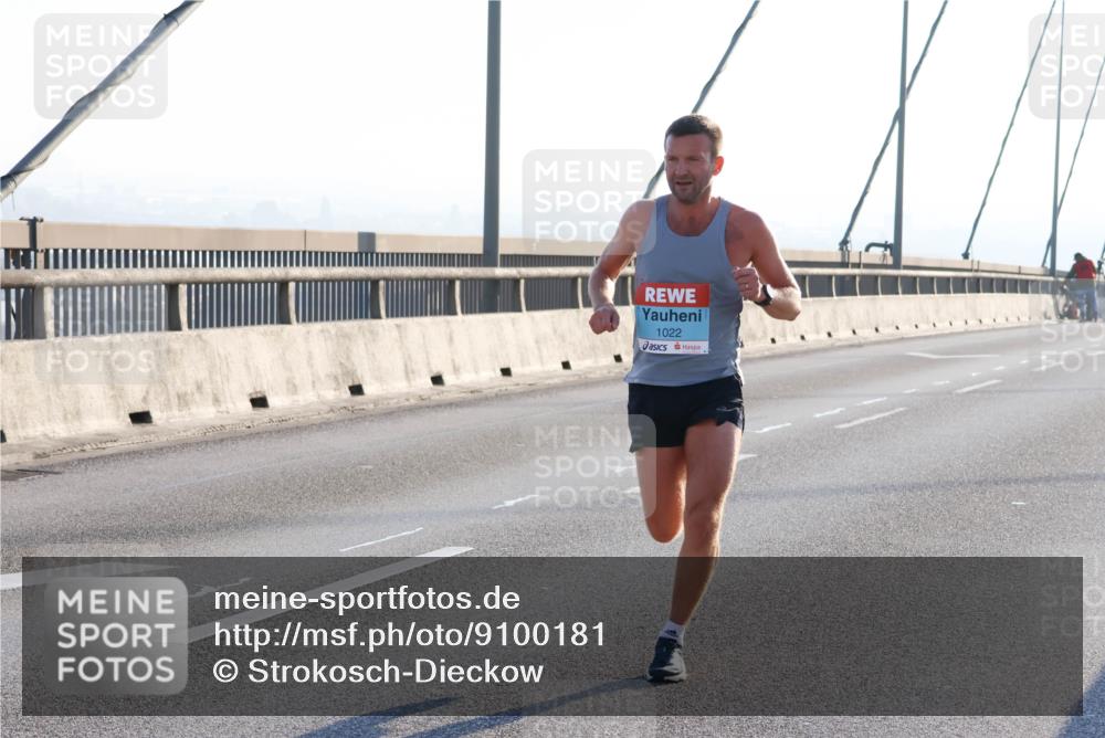 03.10.2025 - Köhlbrandbrückenlauf Strokosch-Dieckow http://msf.ph/oto/9100181 03.10.2025 09:18:18 Position 1 1022 meine-sportfotos.de