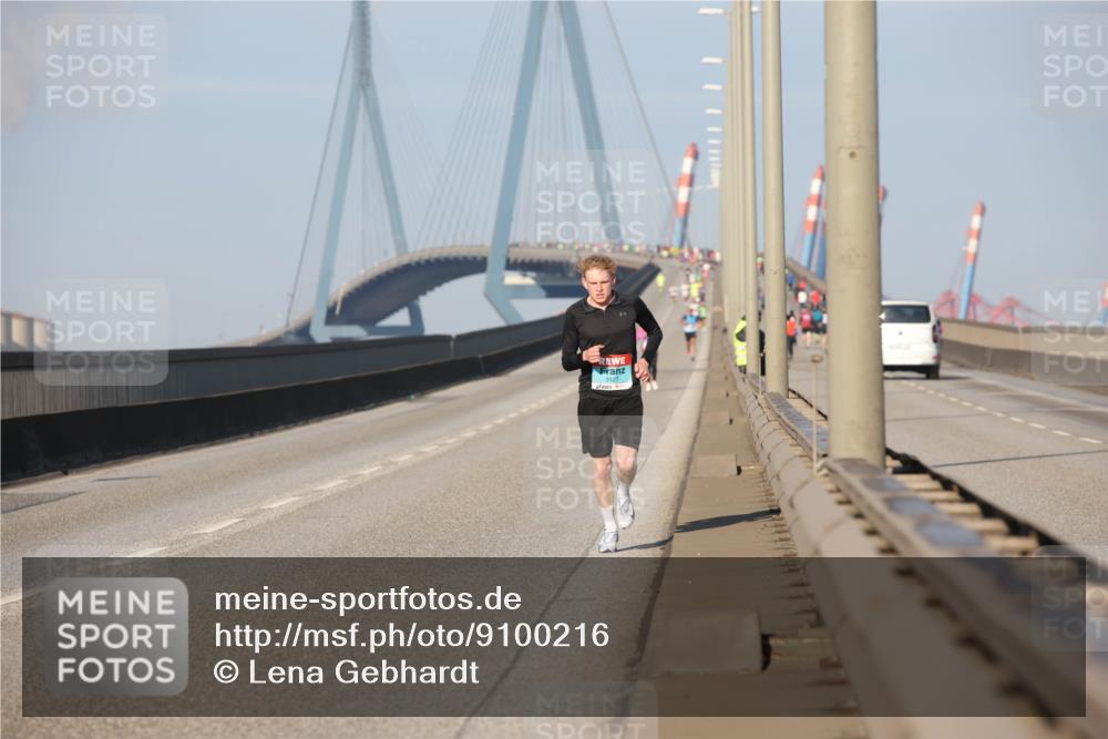 03.10.2025 - Köhlbrandbrückenlauf Lena Gebhardt http://msf.ph/oto/9100216 03.10.2025 09:35:55 Position 2  meine-sportfotos.de