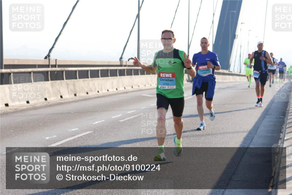 03.10.2025 - Köhlbrandbrückenlauf Strokosch-Dieckow http://msf.ph/oto/9100224 03.10.2025 09:18:30 Position 1 2702 meine-sportfotos.de