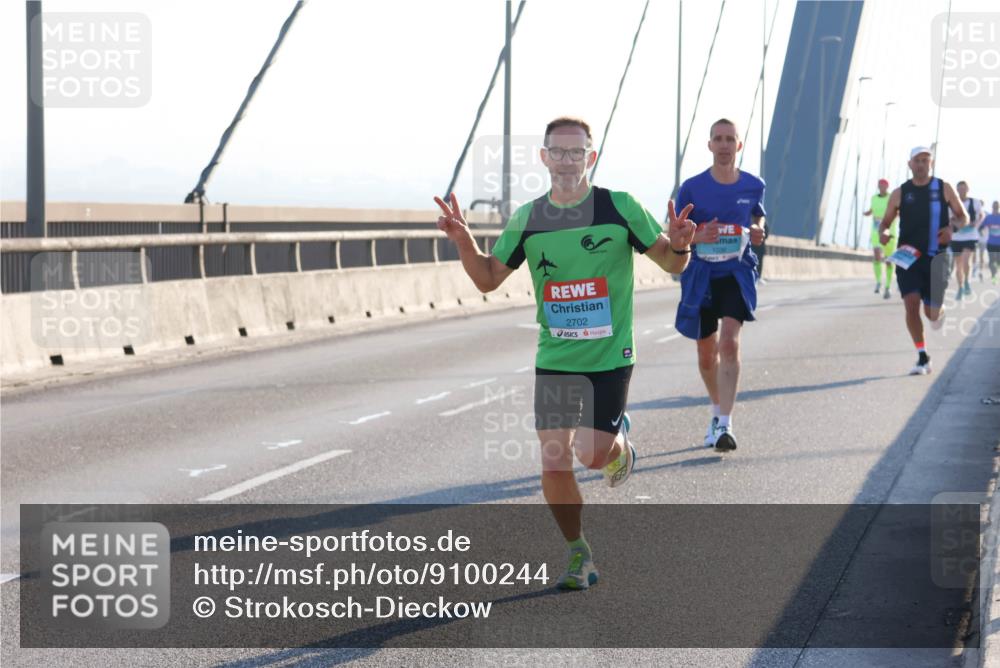 03.10.2025 - Köhlbrandbrückenlauf Strokosch-Dieckow http://msf.ph/oto/9100244 03.10.2025 09:18:30 Position 1 2702 meine-sportfotos.de