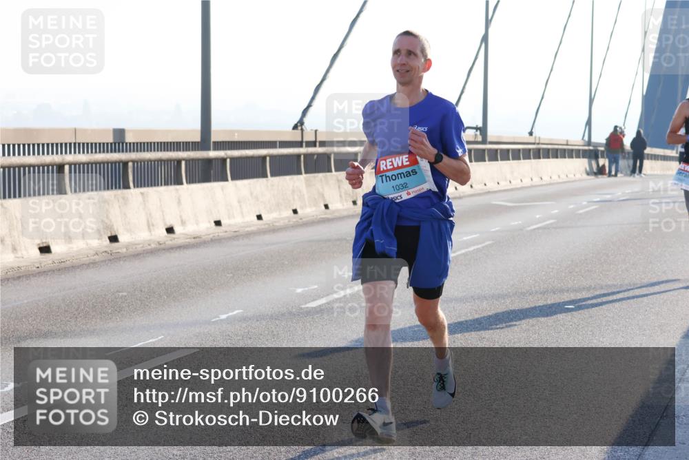03.10.2025 - Köhlbrandbrückenlauf Strokosch-Dieckow http://msf.ph/oto/9100266 03.10.2025 09:18:32 Position 1 1032 meine-sportfotos.de